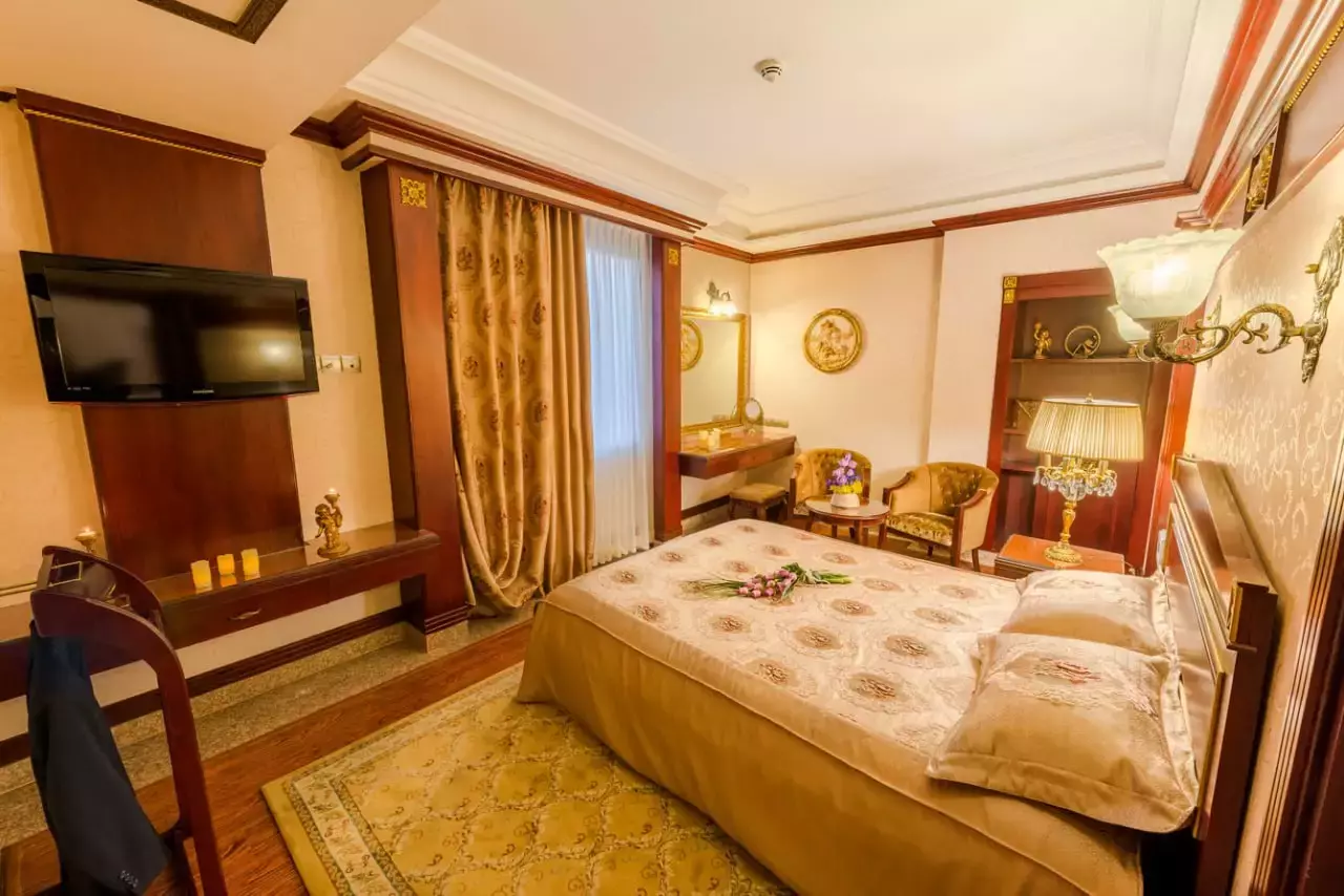 Alibaba https://cdn.alibaba.ir/ostorage/hotel-accommodation-images/68ca9e2bac13a7ed0d865e51_امپریال سوئیت (1).webp